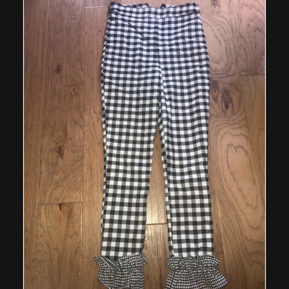 Plaid pants with ruffles